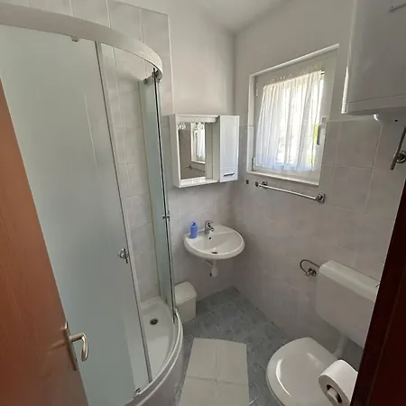 & Pierino בית הארחה 3*